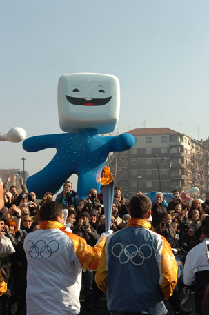 La fiaccola olimpica a Torino